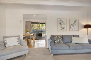 Toorak Place - Bright - 6