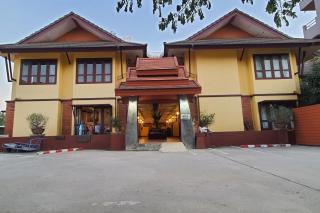 Yellow Tique Hotel - Lampang - 0