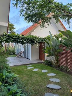 NAIA The Villa - Modern Tropical Retreat - Canggu - 0