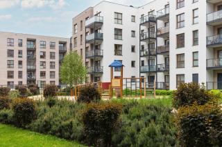 Hallera Chic Apartment for 4 Guests with Balcony & Parking Gdańsk by Noclegi Renters - Danzig - 4