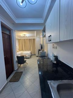 Pamoja stays - Modern studio near transit with balcony and workspace - - 3