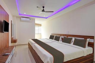 Collection O Daivik Sunset Suites - 1