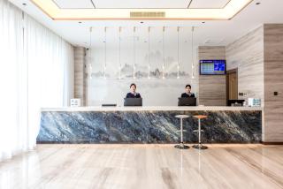 乌鲁木齐机场德港万达万信至格酒店 - Ürümqi - 2