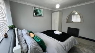 Cosy Corner Coventry - Modern with Jetted Tub & Garden - Foleshill - 8