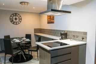 Cosy Corner Coventry - Modern with Jetted Tub & Garden - Foleshill - 4