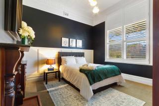 Charming Heritage Retreat in the Heart of Sale - 9