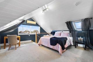 Charming Heritage Retreat in the Heart of Sale - 1