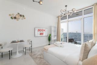 StayShort - Beautifully Furnished Studio with Skyline Views - 0