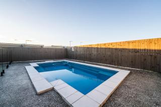 Little Hampton Retreat - Spacious 4 Bedroom 2 Bathroom House w Pool in Ripley - Ripley - 6