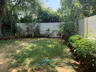 Golf Greens - 4 Bedroom Ground Floor Apartment with Private Garden, South Delhi - New Delhi - 9