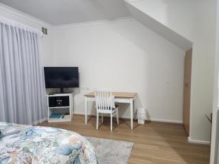 Apollo Quays Resort Studio apartment with Kitchenette and shared jetty - Mandurah - 5