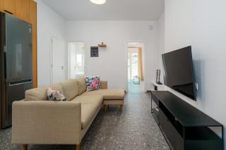 Spacious & Colourful Apartment near Mikrolimano - Piraeus - 2