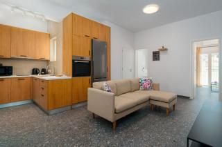 Spacious & Colourful Apartment near Mikrolimano - Piraeus - 4