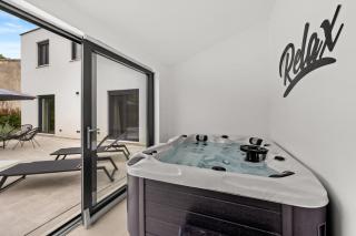 Villa Minka near Pula for 4 people with private pool and jacuzzi - Marčana - 8