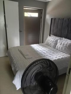 Crystal Park Guest House - Benoni - 2
