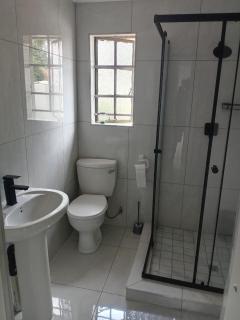 Crystal Park Guest House - Benoni - 1
