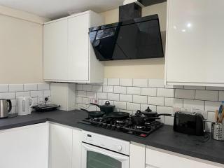 Free parking with spacious double bedrooms near Abby Wood for Elizabeth Line and Network Rail - Abbey Wood - 9