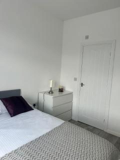 Free parking with spacious double bedrooms near Abby Wood for Elizabeth Line and Network Rail - Abbey Wood - 6