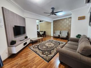 Andari Homestay Selayang - Cuevas de Batu - 0