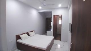 Hotel O Faridabad Railway Station Formerly Hotel Royals Paradaise - Faridabad - 9