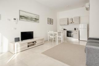 Bright and new flat close to Navigli area - Milán - 0