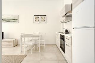 Bright and new flat close to Navigli area - Milán - 9