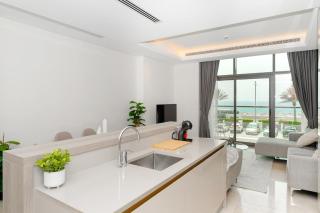 2BR with Sea View & Terrace - 2
