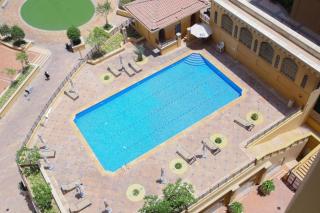 Livbnb-Upgraded 3BR plus Maid's Room, near Five Lux - Dubai - 4
