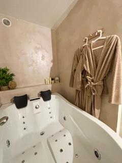 Suite Evasion, Baignoire Balneo - Nîmes - 6