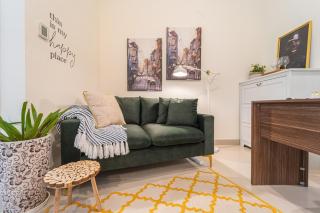 I Fabulous Retro-Chic Oasis I Prime N Lively Spot - Abu Dhabi - 1