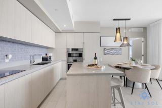 Bayview Luxury: 3BR Pools Oceanfront Amenities - 2