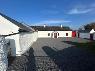 Cottage near Glasson village - Athlone - 0