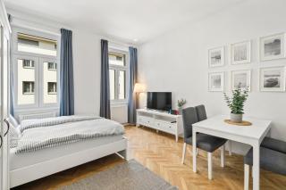 Bright and Quiet Apartments, Just 10 Minutes to U4, U6 and Schönbrunn Palace - 0