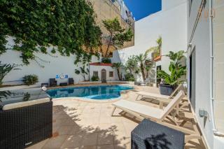 Bungalow home with Stunning Pool Area in St'Julians By 360 Estates - St Julian's - 8