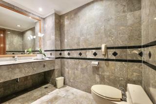 Loman Park Hotel Yogyakarta - Yogyakarta - 6