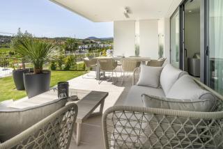 Fabuloso apartamento con jardín privado y jacuzzi - Estepona - 5