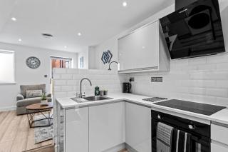 Old Styne Cottage - 2 min to Station - Free Parking - Courtyard - Swindon - 6