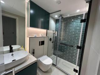 Elegant 2 Bhk Apartment in Dubai with Gym & swimming pool - Sabkhah - 5