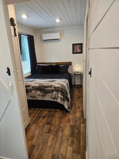 Shipping Container Cabin-The Tuck - Lexington - 4