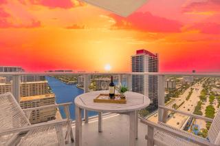 Luxury 3 Br - Corner Balcony - Panoramic View - Pools - Hollywood - 8