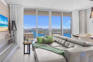 Luxury 3 Br - Corner Balcony - Panoramic View - Pools - Hollywood - 1