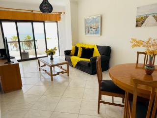 Beachfront Sea View 2BR Apartment in a prime location - Quarteira - 8