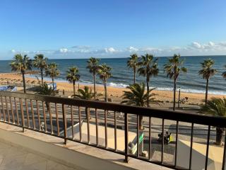 Beachfront Sea View 2BR Apartment in a prime location - Quarteira - 9