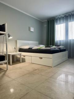 Neuwertiges Apartment mit schnellem WLAN, Glasfaser, Kostenlose Privatparkplatz auch für Transporter geeignet R24 - Freiberg am Neckar - 6