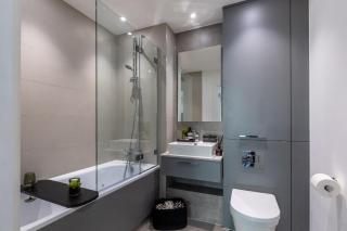 Vanguard Way Private Flat with Garden & Parking - London - 7