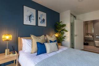 Vanguard Way Private Flat with Garden & Parking - London - 4