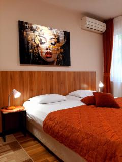 Private Rooms Silvia - Varna - 0