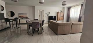 Central Apartment Sliema - Sliema - 3