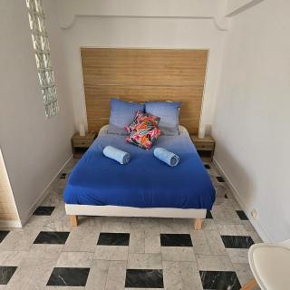 Vue mer studio tout équipé - Niza - 4