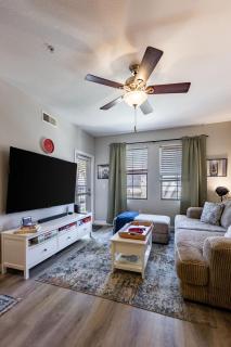 Desert Dreams 2BR with Pool and Chill Vibes - Phoenix - 9